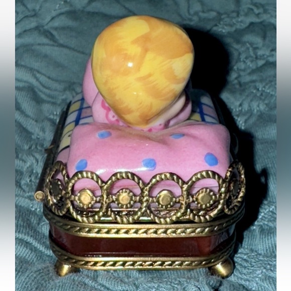 RARE Authentic Peint Main Limoges France Baby in Pink Bed Trinket Box #52/250 - Picture 7 of 13